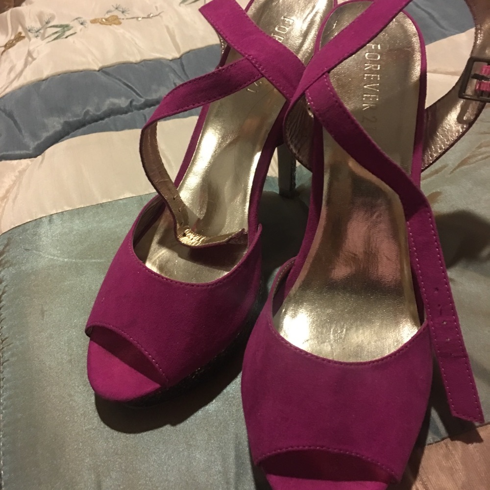 Heels - Picture 2 of 7